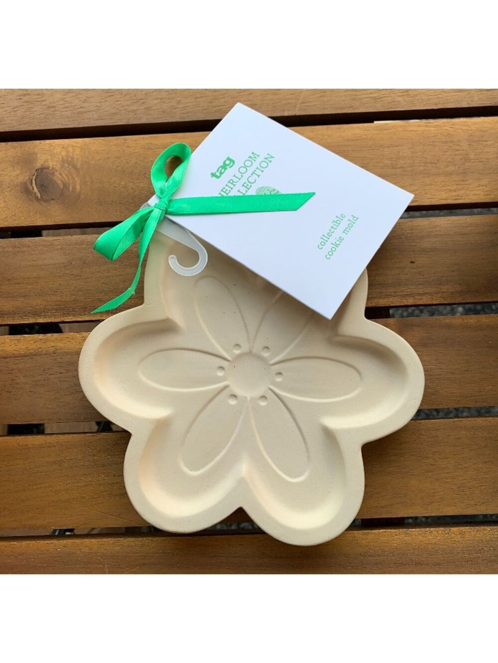 Tag Heirloom Collection Flower Daisy Stoneware Cookie Mold 2020 Collectible New